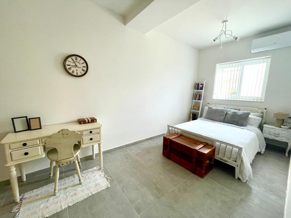 Ta Phyllis - Apartments & Villas With Sunset & Sea Views Ghajnsielem Екстер'єр фото
